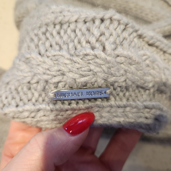 Michael Kors Cable Knit Scarf and Matching Hat - Picture 3 of 5
